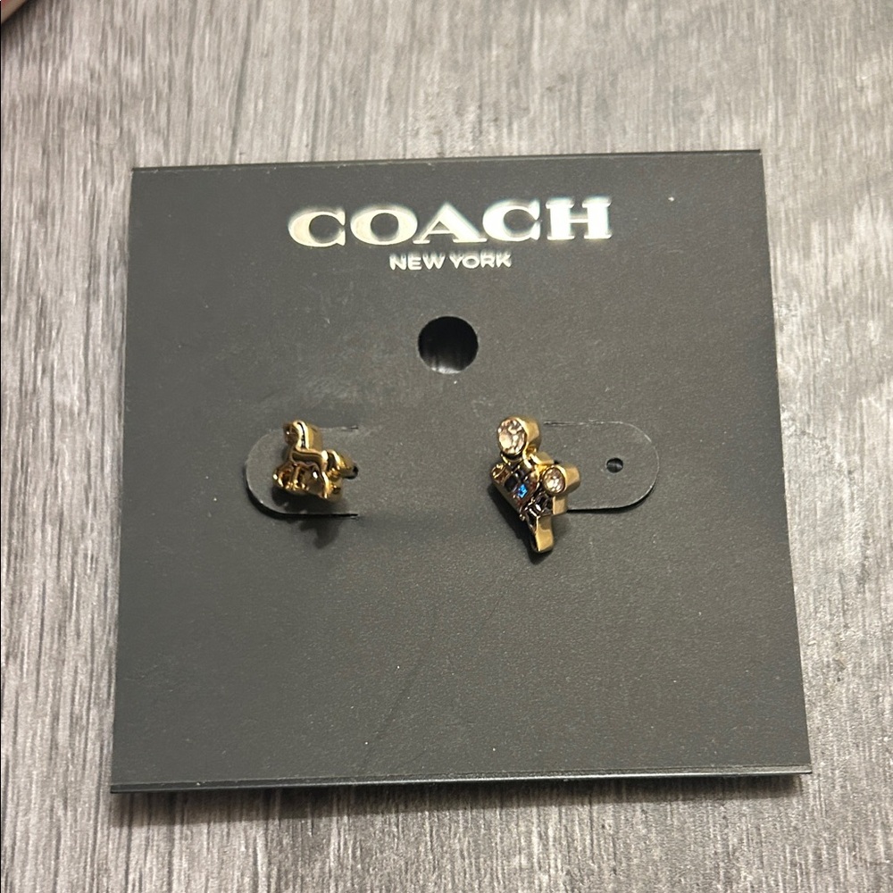 NWT Coach Gold Horse and Carriage Earrings - Picture 2 of 3